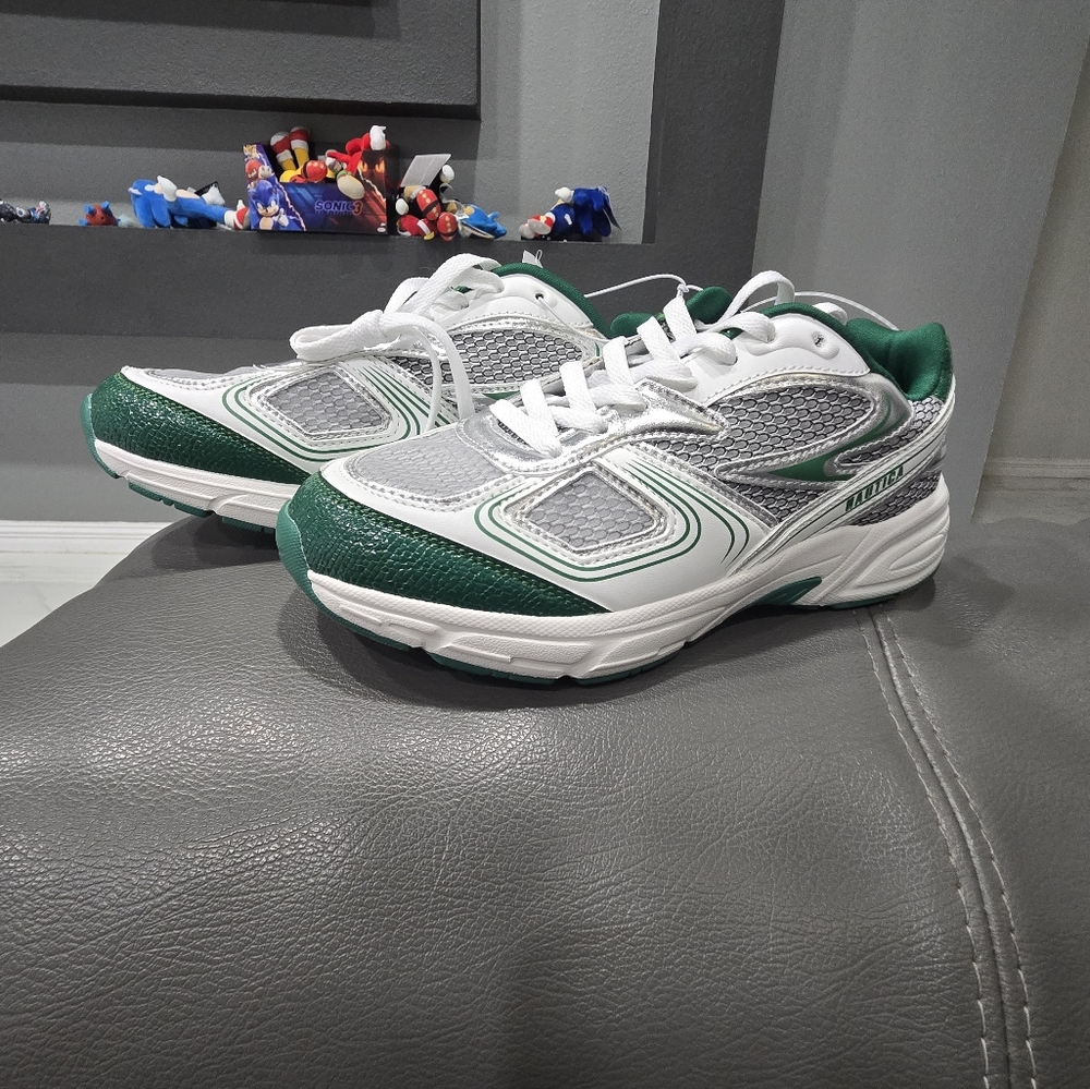 Stylish Green and White Athletic Retro Sneakers Nautica